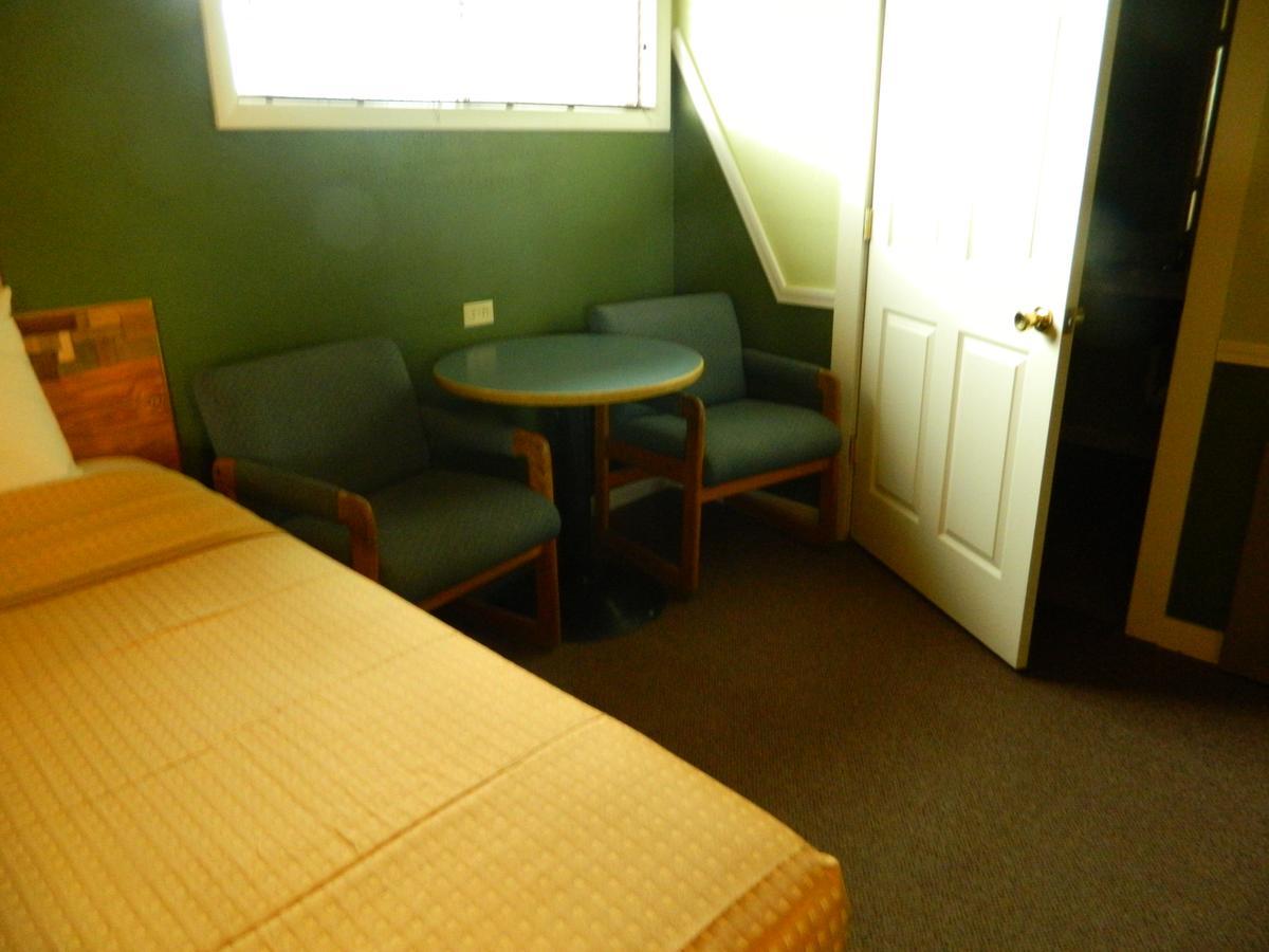Country Motor Inn ลิฟวิงสตัน ภายนอก รูปภาพ