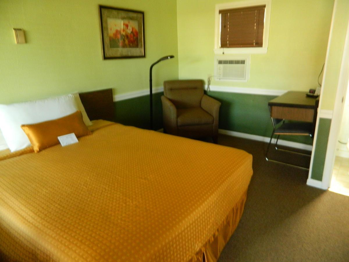 Country Motor Inn ลิฟวิงสตัน ภายนอก รูปภาพ